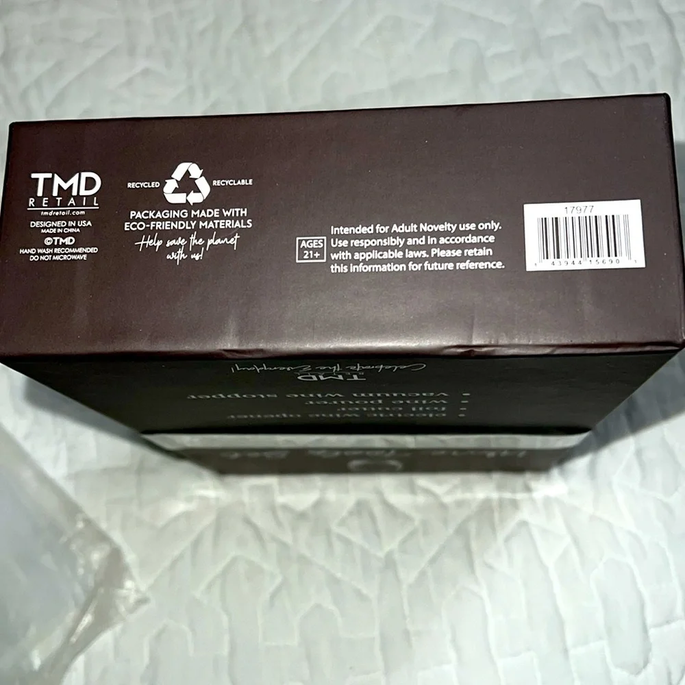 TMD Retail: Floral Four Piece Wine Tools